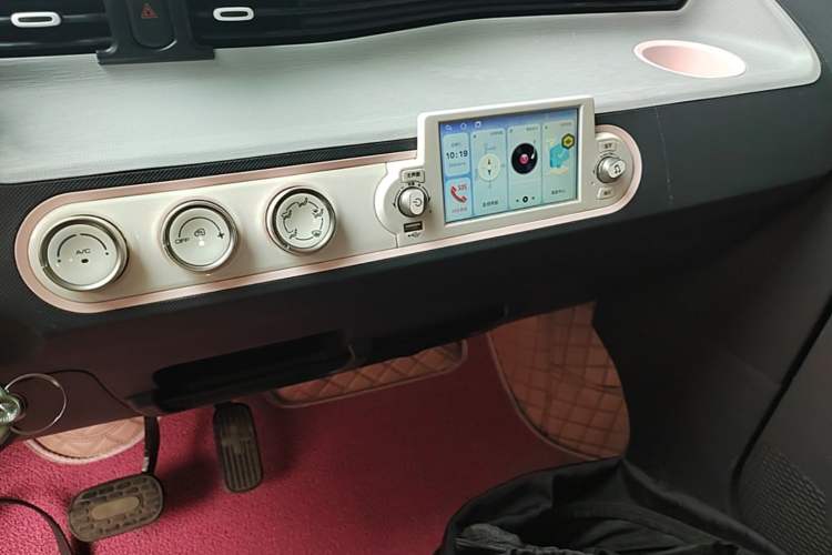 Used Wuling Hongguang MINIEV 2022 Macaron Premium Model – Lithium Iron Phosphate Audio And AC Panel