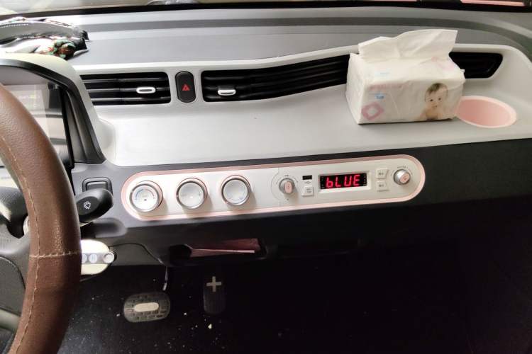 Used Wuling Hongguang MINIEV 2022 Macaron Fashion Model Lithium Iron Phosphate Audio And AC Panel