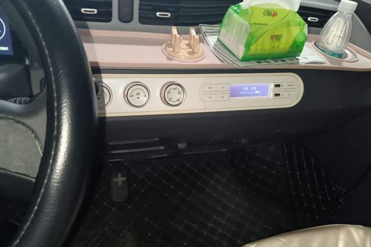 Used Wuling Hongguang MINIEV 2022 Macaron Colorful Edition Lithium-Ion Battery Audio And AC Panel