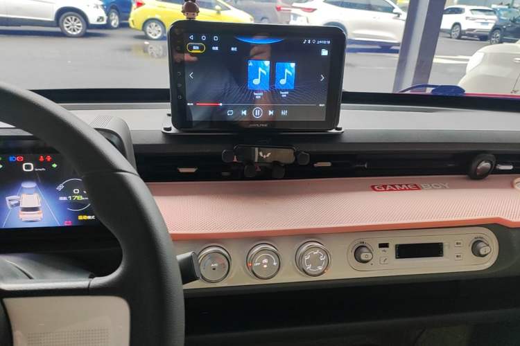 Used Wuling Hongguang MINIEV 2022 GAMEBOY 200km Gaming Edition with Lithium Iron Phosphate Audio And AC Panel