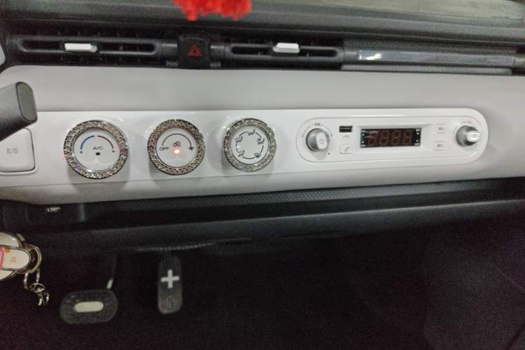 Used Wuling Hongguang MINIEV 2022 Convertible Model Audio And AC Panel