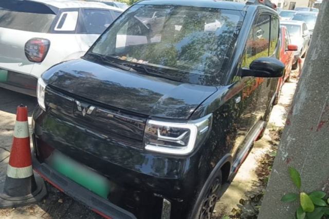 Ojetý Wuling Hongguang MINIEV 2022 GAMEBOY 200km Gaming Edition with Lithium Iron Phosphate