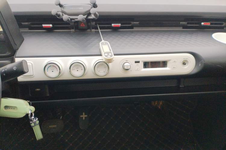 Used Wuling Hongguang MINIEV 2022 GAMEBOY 200km Play Edition with Lithium Iron Phosphate Audio And AC Panel
