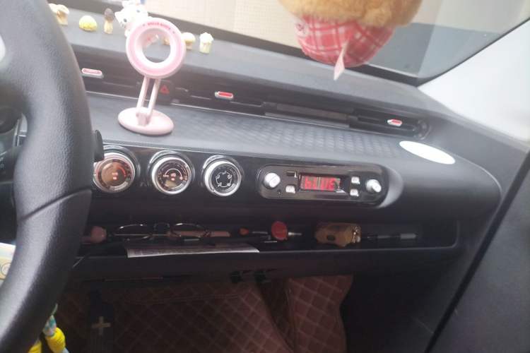 Used Wuling Hongguang MINIEV 2022 GAMEBOY 300km Enthusiast Model with Lithium Iron Phosphate Audio And AC Panel