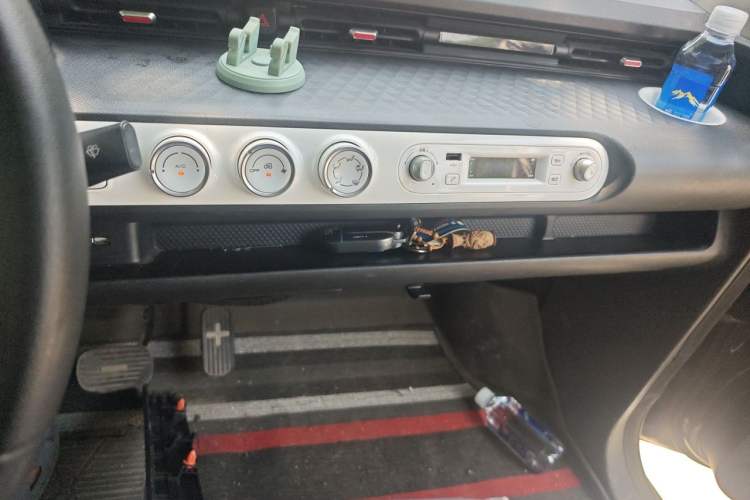 Used Wuling Hongguang MINIEV 2022 GAMEBOY 300km Enthusiast Model with Lithium Iron Phosphate Audio And AC Panel