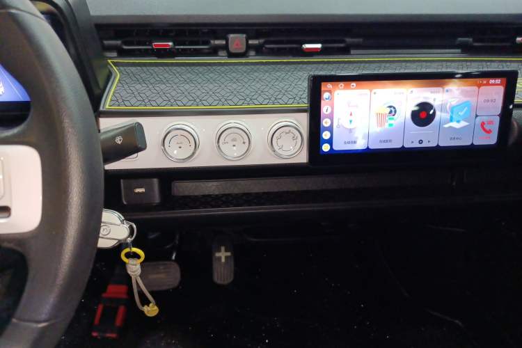 Used Wuling Hongguang MINIEV 2022 GAMEBOY 300km Enthusiast Model with Lithium Iron Phosphate Audio And AC Panel