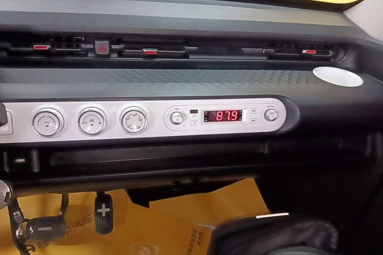 Used Wuling Hongguang MINIEV 2022 GAMEBOY 300km Enthusiast Model with Lithium Iron Phosphate Audio And AC Panel