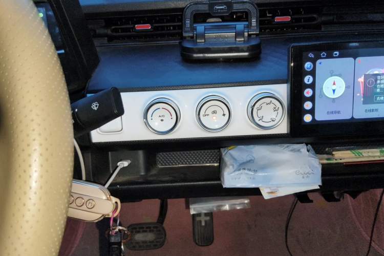 Used Wuling Hongguang MINIEV 2022 GAMEBOY 200km Gaming Edition with Lithium Iron Phosphate Audio And AC Panel
