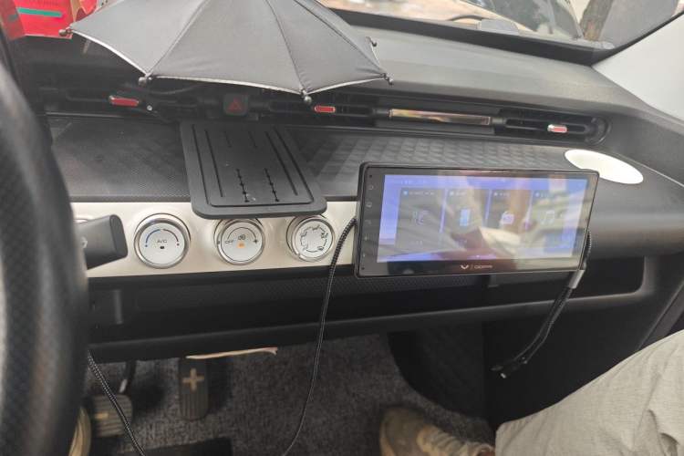 Used Wuling Hongguang MINIEV 2022 GAMEBOY 300km Enthusiast Model with Lithium Iron Phosphate Audio And AC Panel