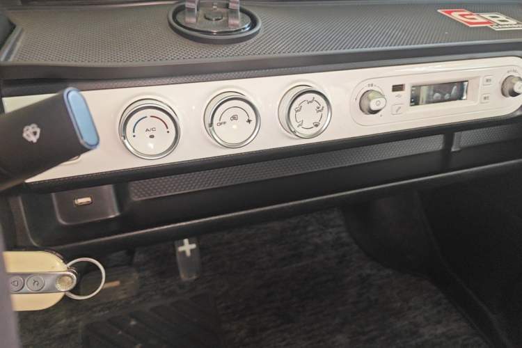 Used Wuling Hongguang MINIEV 2022 GAMEBOY 200km Gaming Edition with Lithium Iron Phosphate Audio And AC Panel