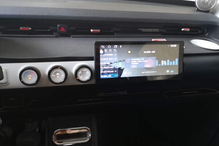 Used Wuling Hongguang MINIEV 2022 GAMEBOY 300km Enthusiast Model with Lithium Iron Phosphate Audio And AC Panel