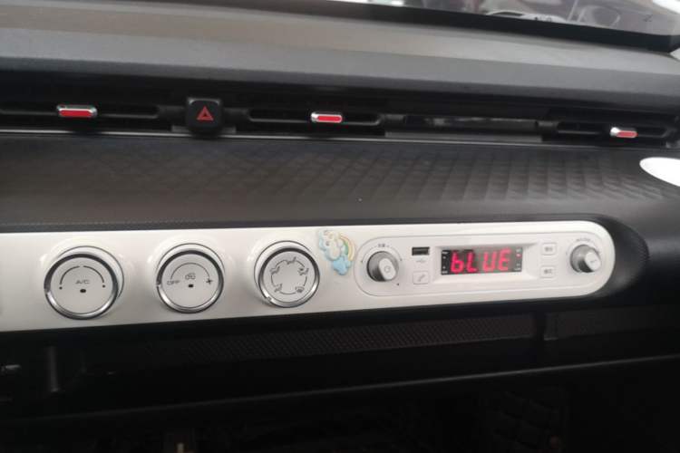Used Wuling Hongguang MINIEV 2022 GAMEBOY 300km Enthusiast Model with Lithium Iron Phosphate Audio And AC Panel