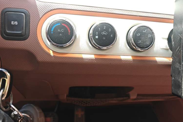 Used Wuling Hongguang MINIEV 2022 Macaron Fashion Model Lithium Iron Phosphate Audio And AC Panel