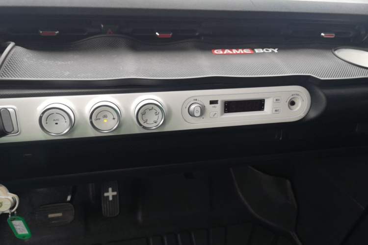Used Wuling Hongguang MINIEV 2022 GAMEBOY 300km Enthusiast Model with Lithium Iron Phosphate Audio And AC Panel