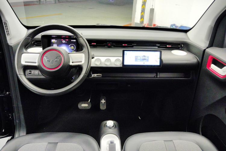 Used Wuling Hongguang MINIEV 2022 GAMEBOY 200km Gaming Edition with Lithium Iron Phosphate Center Console