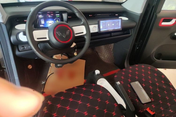Used Wuling Hongguang MINIEV 2022 GAMEBOY 200km Gaming Edition with Lithium Iron Phosphate Center Console