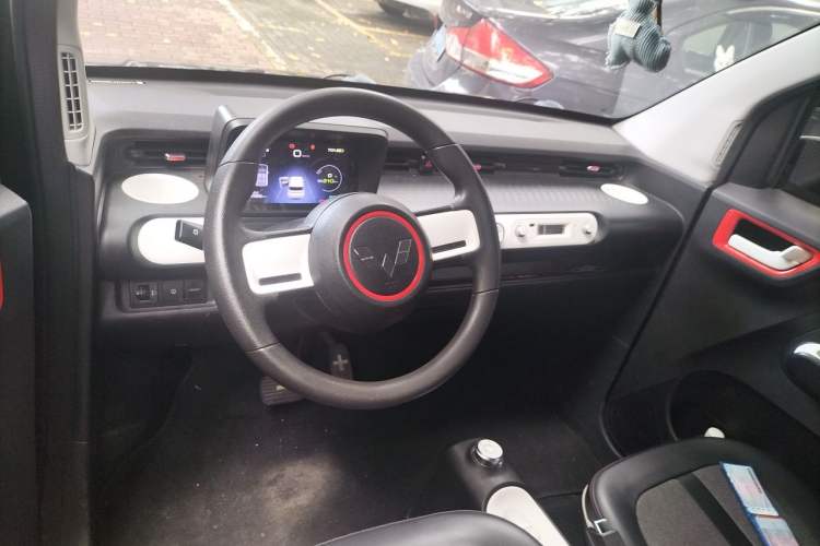 Used Wuling Hongguang MINIEV 2022 GAMEBOY 300km Urban Wind-Chasing Limited Edition Center Console
