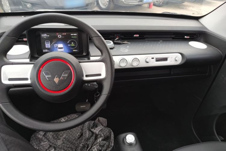 Used Wuling Hongguang MINIEV 2022 GAMEBOY 300km Enthusiast Model with Lithium Iron Phosphate Center Console