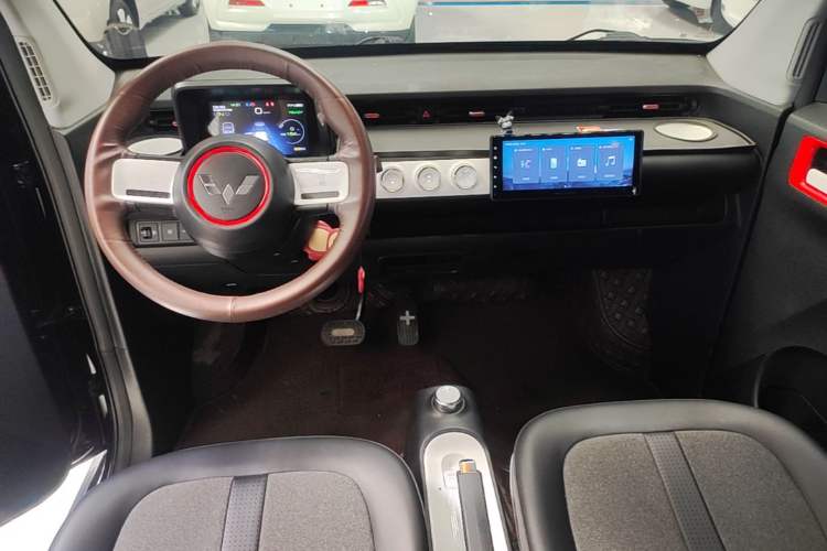 Used Wuling Hongguang MINIEV 2022 GAMEBOY 200km Gaming Edition with Lithium Iron Phosphate Center Console