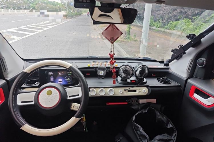 Used Wuling Hongguang MINIEV 2022 GAMEBOY 300km Enthusiast Model with Lithium Iron Phosphate Center Console