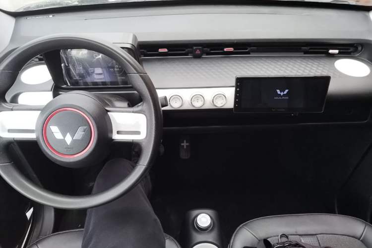 Used Wuling Hongguang MINIEV 2022 GAMEBOY 200km Gaming Edition with Lithium Iron Phosphate Center Console