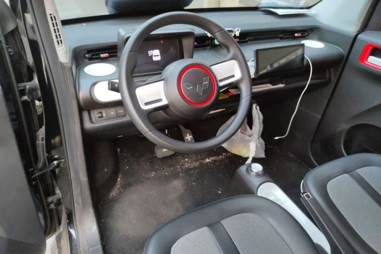Used Wuling Hongguang MINIEV 2022 GAMEBOY 300km Enthusiast Model with Lithium Iron Phosphate Center Console