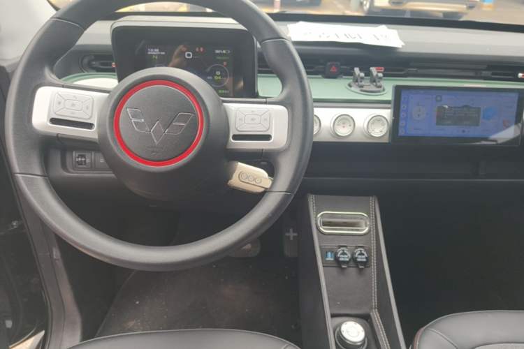Used Wuling Hongguang MINIEV 2022 GAMEBOY 200km Gaming Edition with Lithium Iron Phosphate Center Console