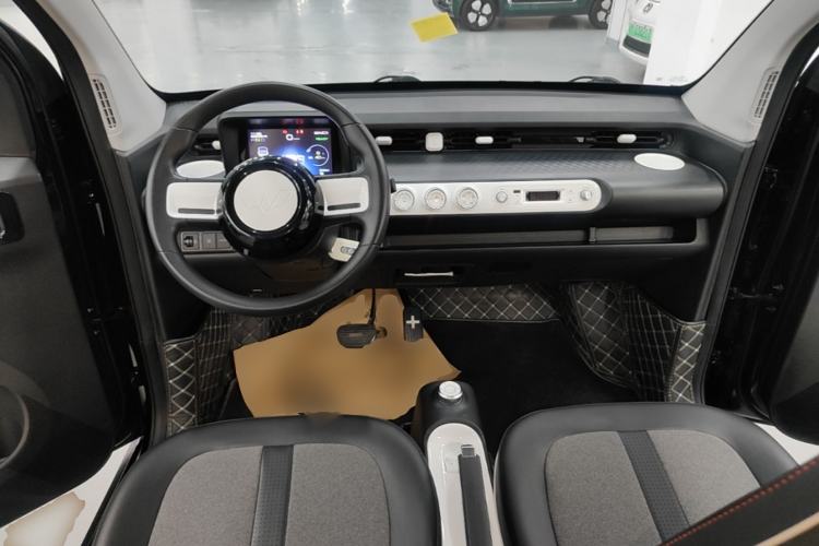 Used Wuling Hongguang MINIEV 2022 GAMEBOY 200km Gaming Edition with Lithium Iron Phosphate Center Console