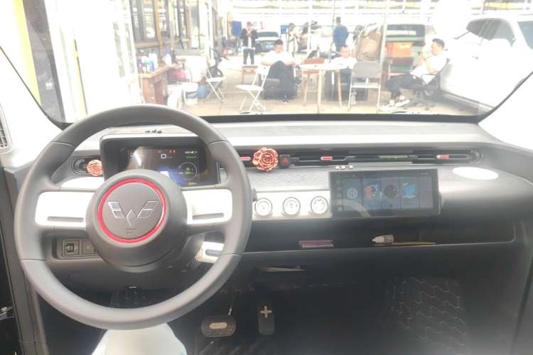 Used Wuling Hongguang MINIEV 2022 GAMEBOY 200km Gaming Edition with Lithium Iron Phosphate Center Console