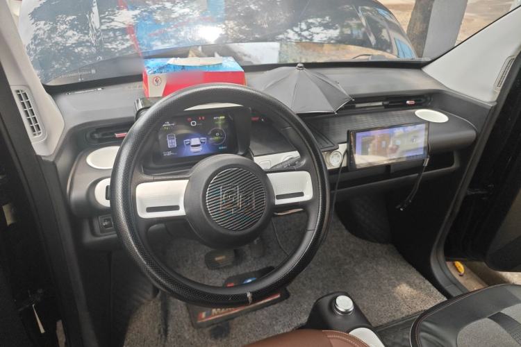 Used Wuling Hongguang MINIEV 2022 GAMEBOY 300km Enthusiast Model with Lithium Iron Phosphate Center Console