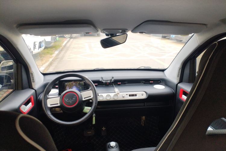 Used Wuling Hongguang MINIEV 2022 GAMEBOY 200km Play Edition with Lithium Iron Phosphate Center Console