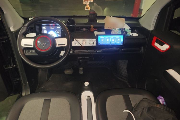Used Wuling Hongguang MINIEV 2022 GAMEBOY 300km Enthusiast Model with Lithium Iron Phosphate Center Console