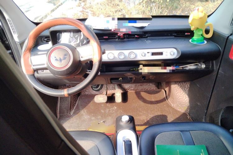 Used Wuling Hongguang MINIEV 2022 GAMEBOY 200km Gaming Edition with Lithium Iron Phosphate Center Console