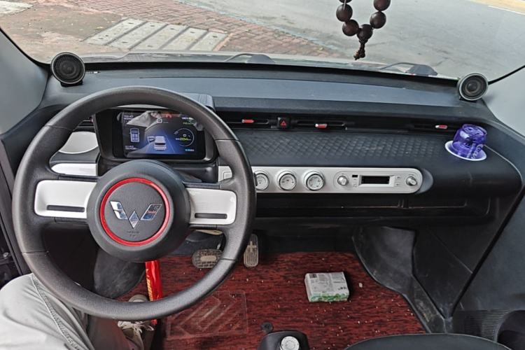Used Wuling Hongguang MINIEV 2022 GAMEBOY 300km Enthusiast Model with Lithium Iron Phosphate Center Console