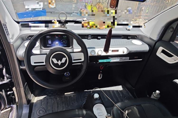 Used Wuling Hongguang MINIEV 2022 GAMEBOY 300km Enthusiast Model with Lithium Iron Phosphate Center Console