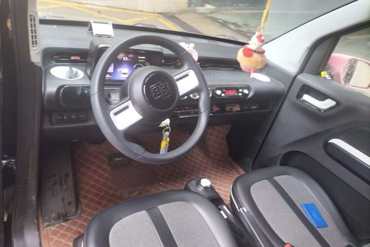Used Wuling Hongguang MINIEV 2022 GAMEBOY 300km Enthusiast Model with Lithium Iron Phosphate Center Console