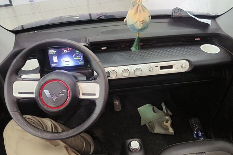 Used Wuling Hongguang MINIEV 2022 GAMEBOY 300km Enthusiast Model with Lithium Iron Phosphate Center Console