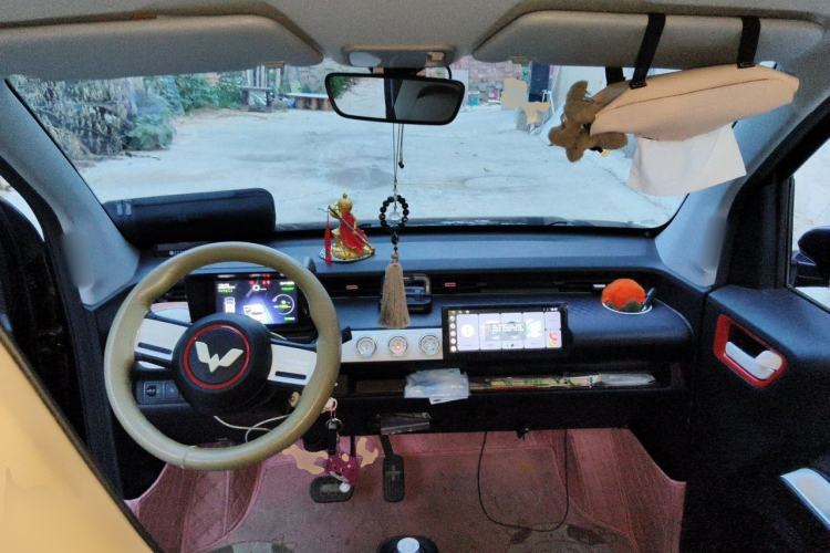 Used Wuling Hongguang MINIEV 2022 GAMEBOY 200km Gaming Edition with Lithium Iron Phosphate Center Console