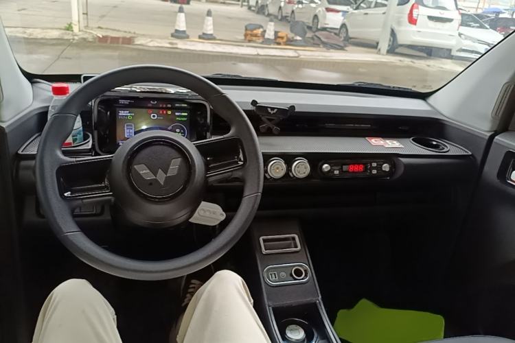 Used Wuling Hongguang MINIEV 2022 GAMEBOY 200km Play Edition with Lithium Iron Phosphate Center Console
