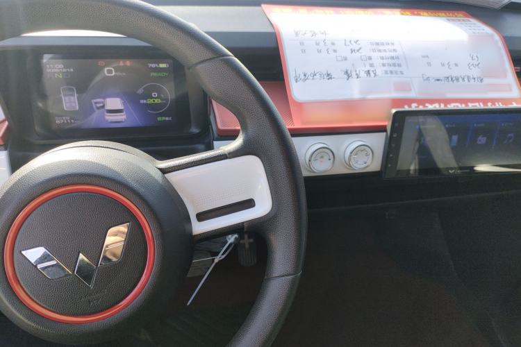 Used Wuling Hongguang MINIEV 2022 GAMEBOY 300km Enthusiast Model with Lithium Iron Phosphate Center Console
