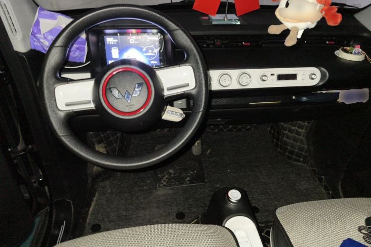 Used Wuling Hongguang MINIEV 2022 GAMEBOY 300km Enthusiast Model with Lithium Iron Phosphate Center Console