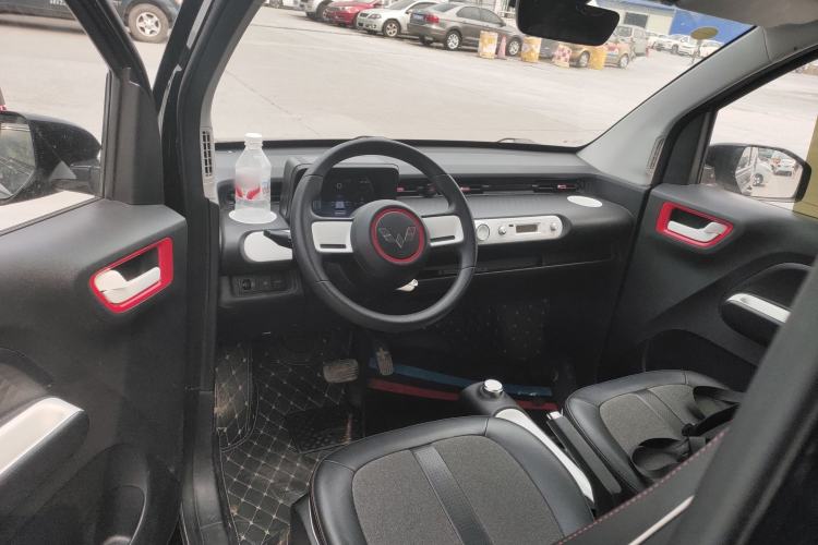 Used Wuling Hongguang MINIEV 2022 GAMEBOY 300km Enthusiast Model with Lithium Iron Phosphate Center Console