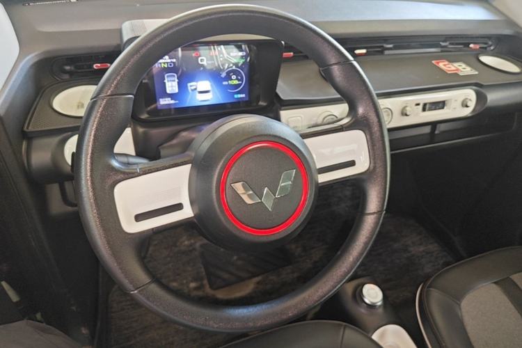 Used Wuling Hongguang MINIEV 2022 GAMEBOY 200km Gaming Edition with Lithium Iron Phosphate Center Console