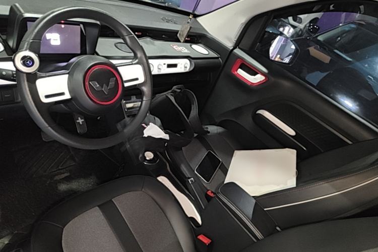 Used Wuling Hongguang MINIEV 2022 GAMEBOY 200km Gaming Edition with Lithium Iron Phosphate Center Console