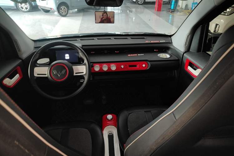 Used Wuling Hongguang MINIEV 2022 GAMEBOY 200km Gaming Edition with Lithium Iron Phosphate Center Console