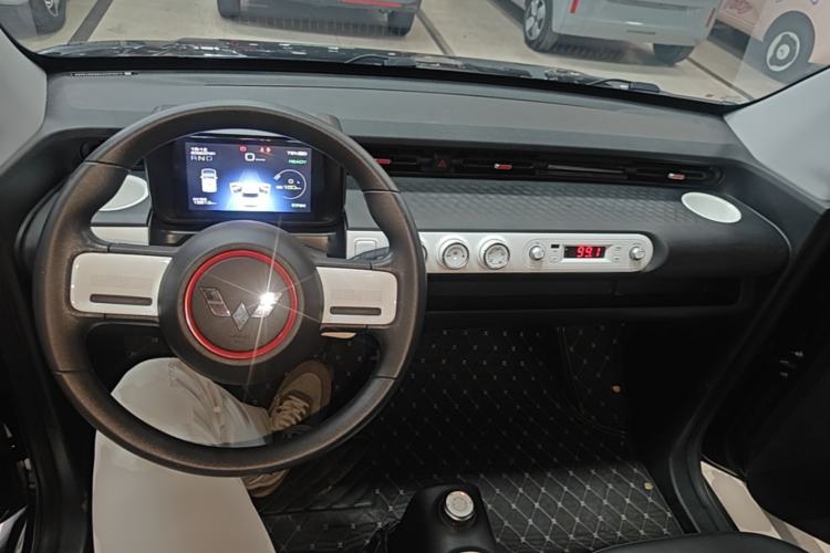 Used Wuling Hongguang MINIEV 2022 GAMEBOY 200km Gaming Edition with Lithium Iron Phosphate Center Console