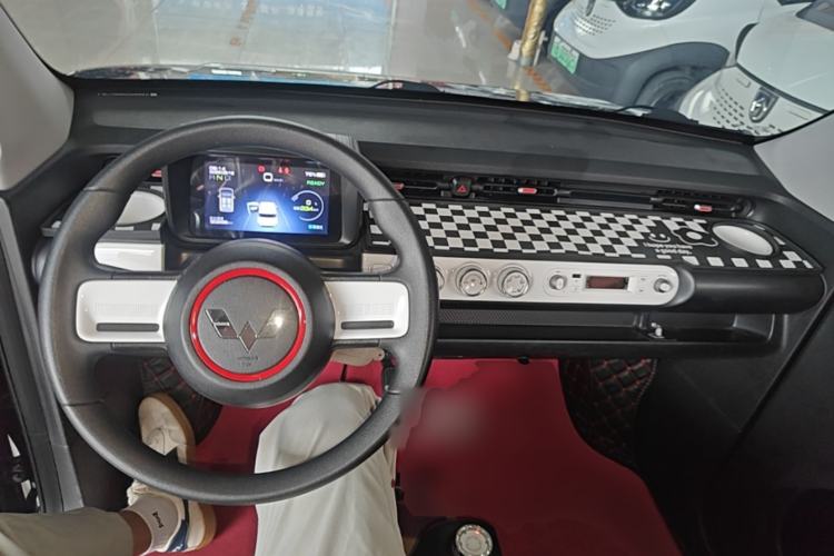 Used Wuling Hongguang MINIEV 2022 GAMEBOY 300km Enthusiast Model with Lithium Iron Phosphate Center Console