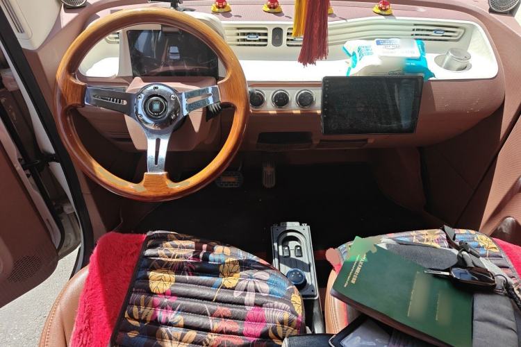 Used Wuling Hongguang MINIEV 2022 Macaron Fashion Model Lithium Iron Phosphate Center Console