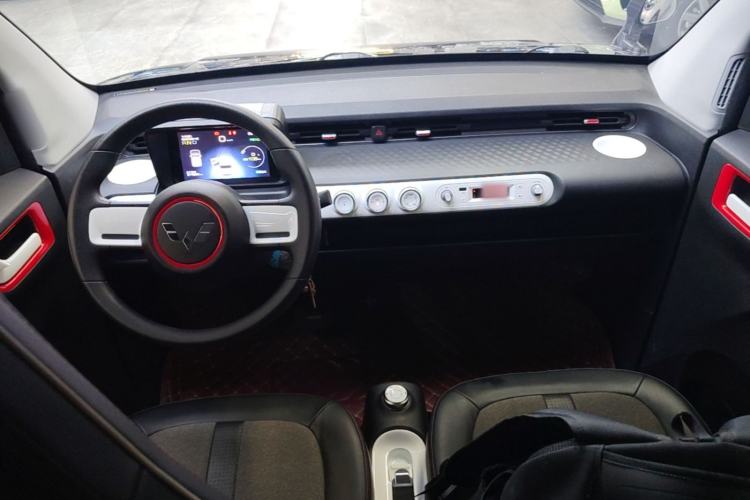 Used Wuling Hongguang MINIEV 2022 GAMEBOY 300km Enthusiast Model with Lithium Iron Phosphate Center Console