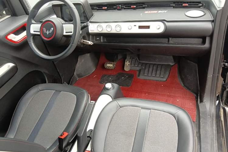 Used Wuling Hongguang MINIEV 2022 GAMEBOY 200km Gaming Edition with Lithium Iron Phosphate Center Console